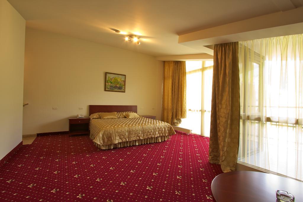 Best Resort Aghveran Arzakan Room photo