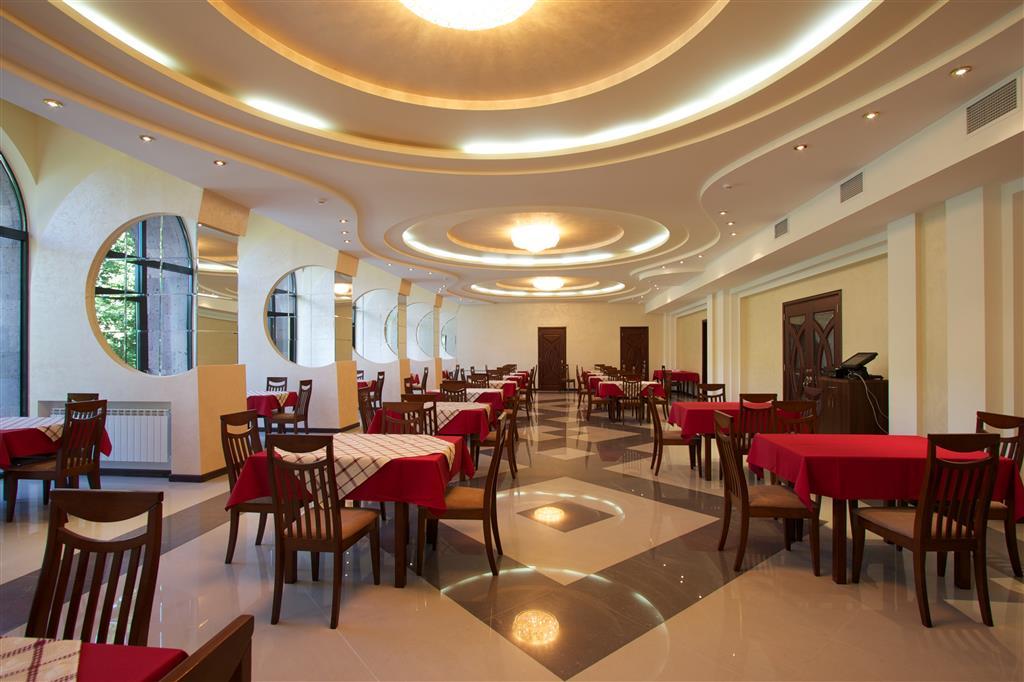 Best Resort Aghveran Arzakan Restaurant photo