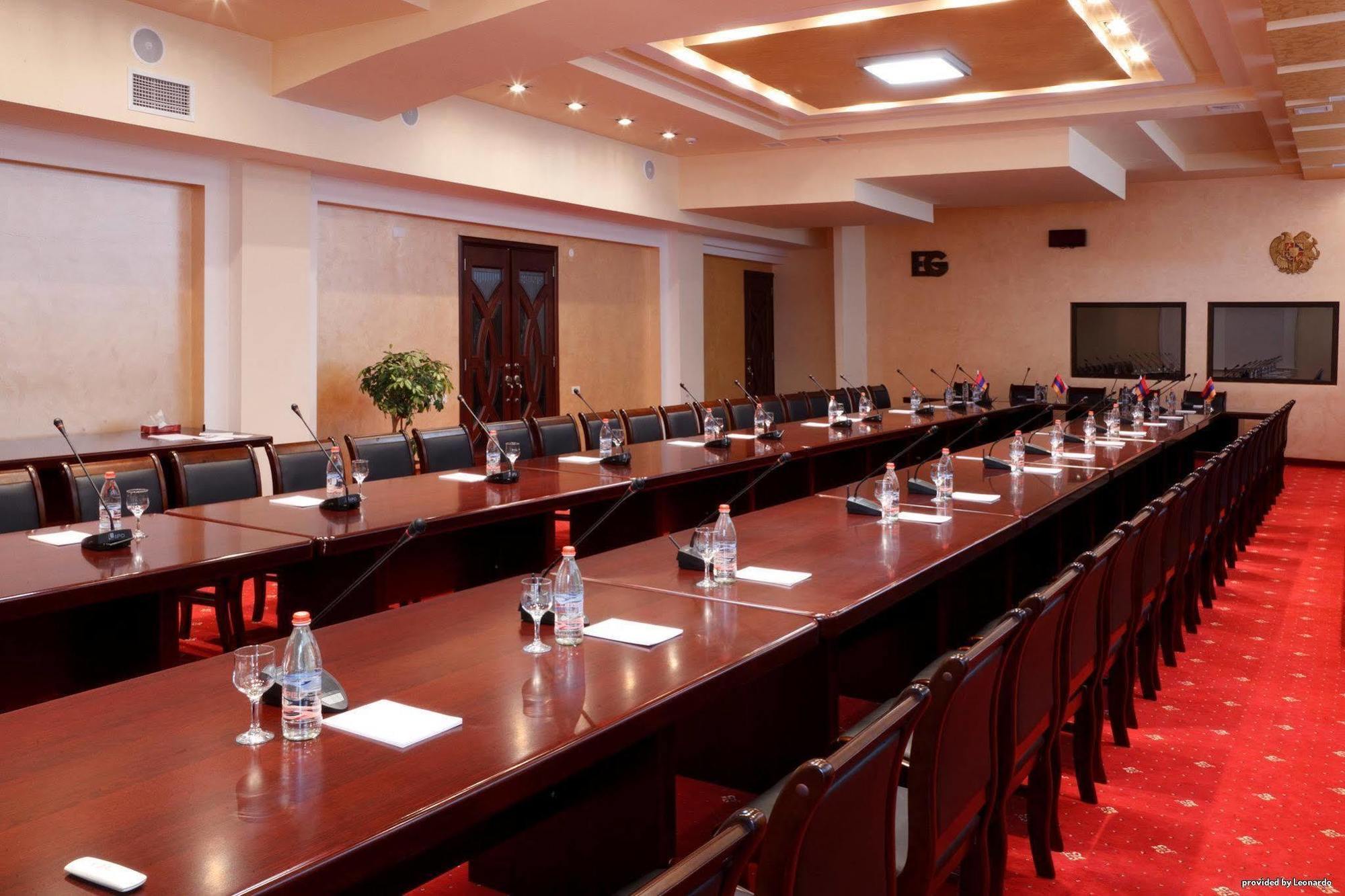 Best Resort Aghveran Arzakan Business photo