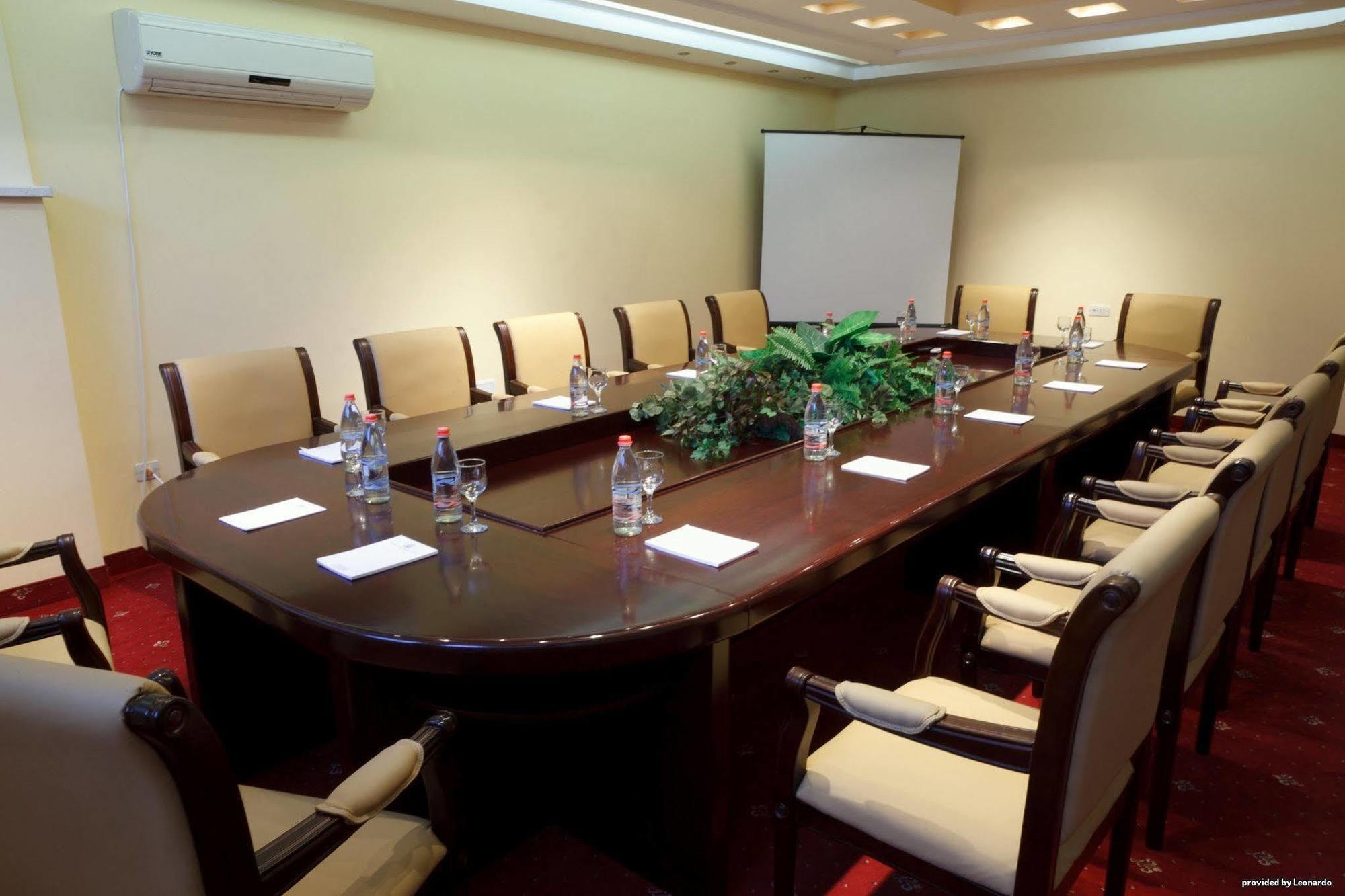 Best Resort Aghveran Arzakan Business photo